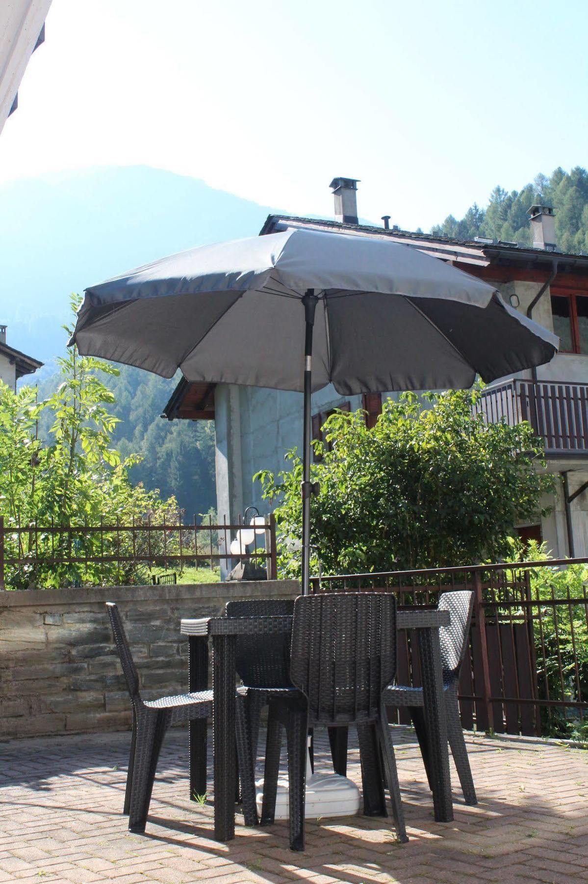 Lanterna Apartments Chiesa in Valmalenco Exterior photo